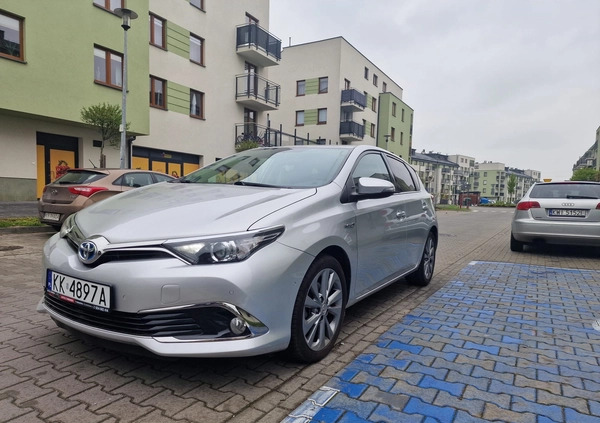 Toyota Auris cena 51900 przebieg: 130000, rok produkcji 2015 z Kraków małe 631